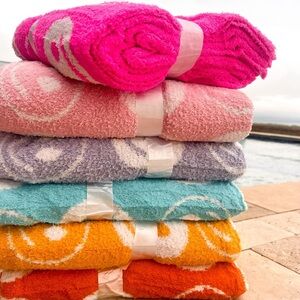 Luxe Smiley Face Blankets in Light Pink and Lilac!  One of each color! BFD feels